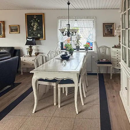 2 Bedroom Stunning In Hébergement de vacances Kalvehave (Zealand)